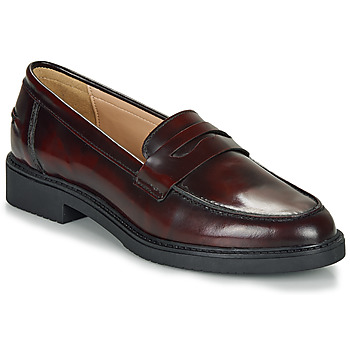 André  NERE  women's Loafers / Casual Shoes in Red