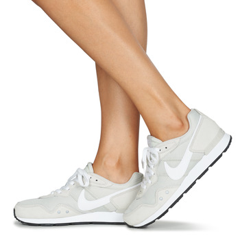 Nike VENTURE RUNNER Beige / White