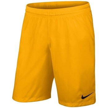 Clothing Men Cropped trousers Nike Laser Woven Iii Short NB Yellow