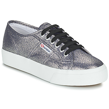 Superga  2730 LAMEW  women's Shoes (Trainers) in Silver