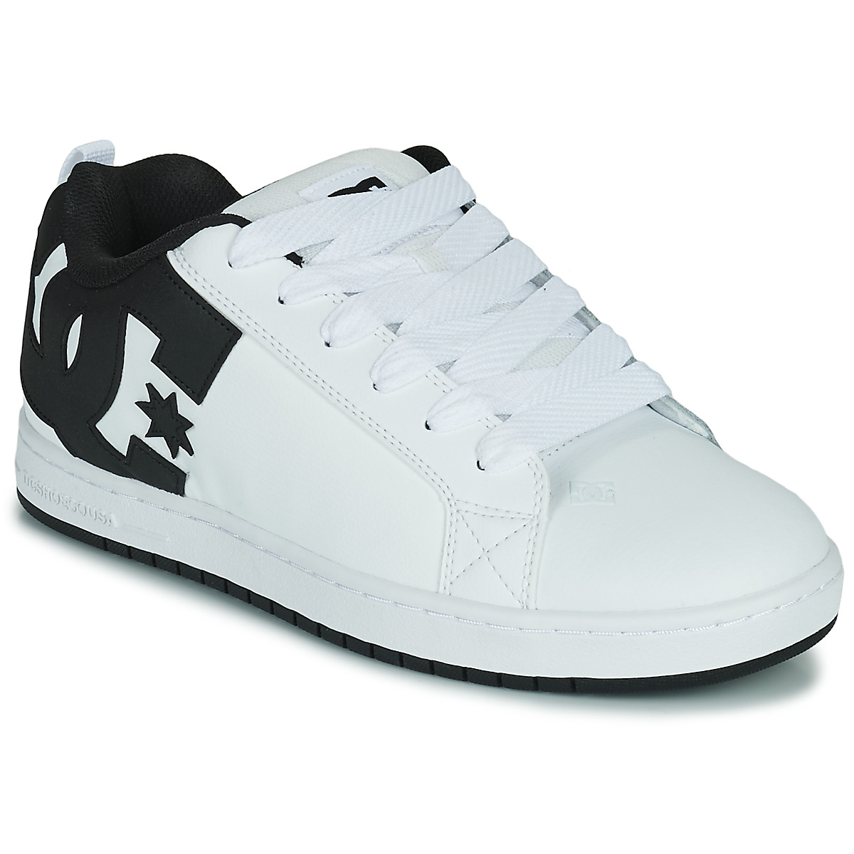 dc shoes  court graffik  men's shoes (trainers) in white