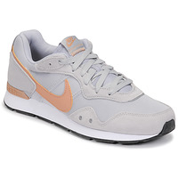 Shoes Men Low top trainers Nike NIKE VENTURE RUNNER Grey / Orange