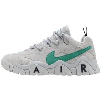 Nike  Air Barrage Low  men's Shoes (Trainers) in White