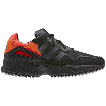 Shoes Men Low top trainers adidas Originals YUNG96 Trail Black, Orange