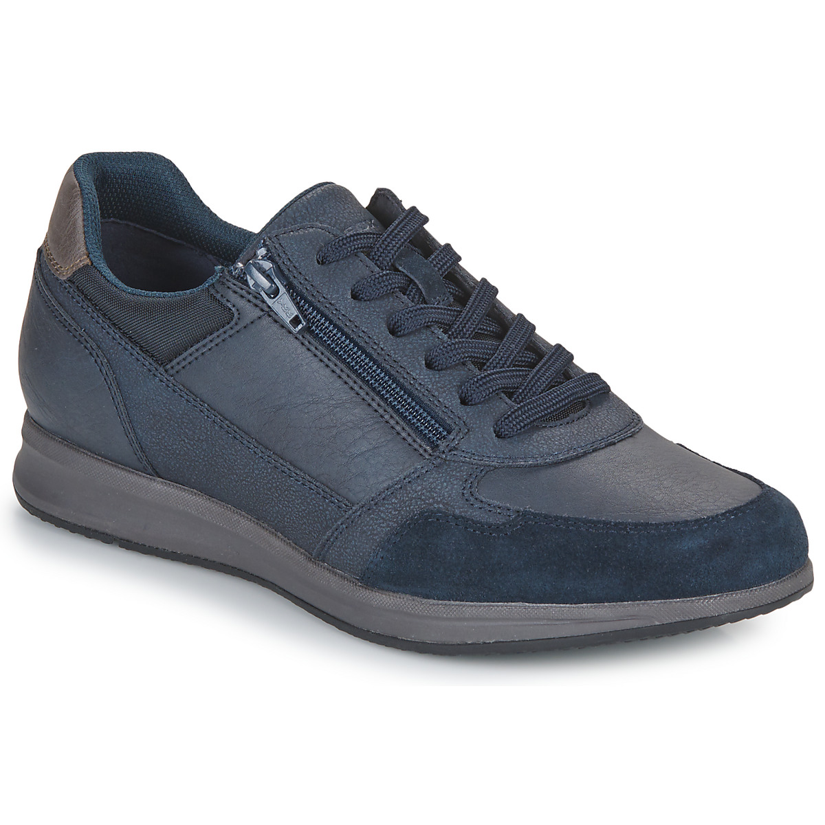 geox  u avery  men's shoes (trainers) in marine