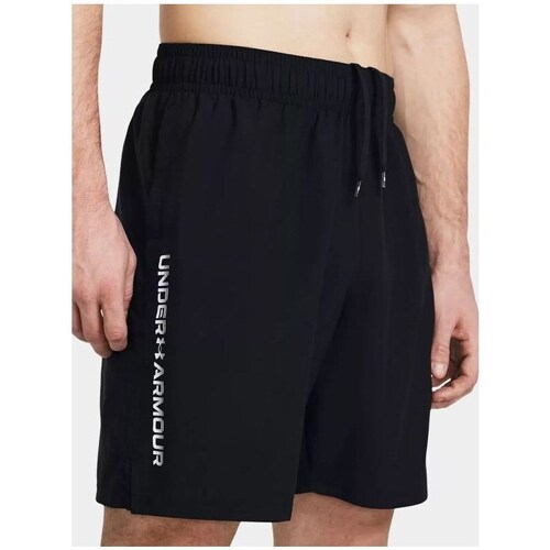Clothing Men Cropped trousers Under Armour 1383356001 Black